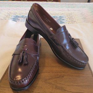 Allen Edmonds "Stowe"  Tassel Loafers in Cordovan-Burgundy. Like New - 11D